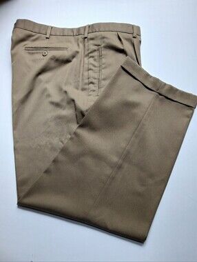 Ivy Crew Classics Mens Size 40x30, Beige Dress Pants, Pleated Front, Cuffed Hems